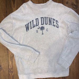 A cute sweatshirt that goes with anything!!